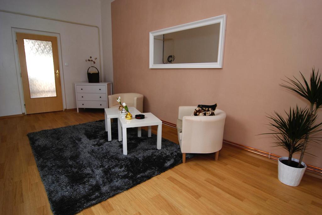 Fontana Pizzeria - Pension Ceske Budejovice Rum bild