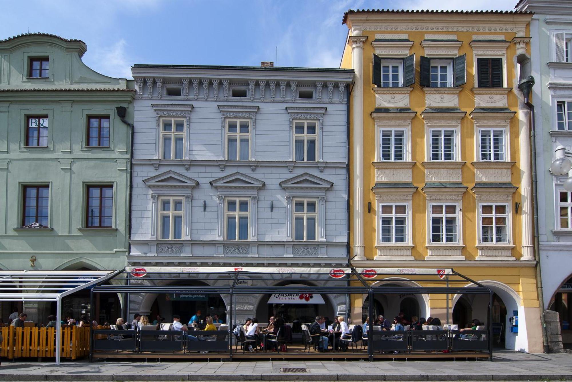 Fontana Pizzeria - Pension Ceske Budejovice Exteriör bild