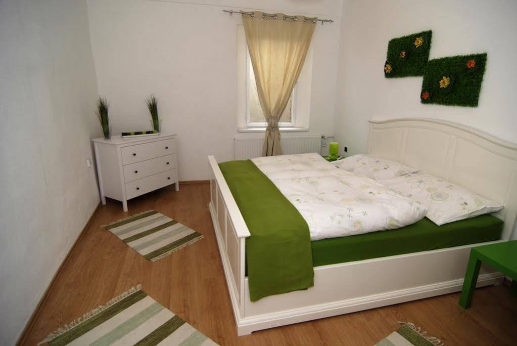 Fontana Pizzeria - Pension Ceske Budejovice Exteriör bild